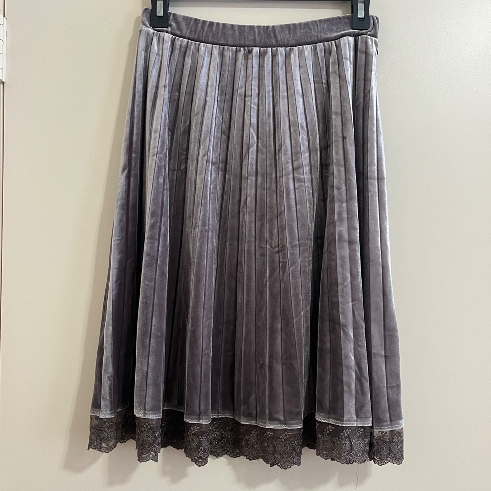 Velvet Pleated Midi Skirt XS/S Lace Trim Coquette Goth Whimsigoth Dark Romantic